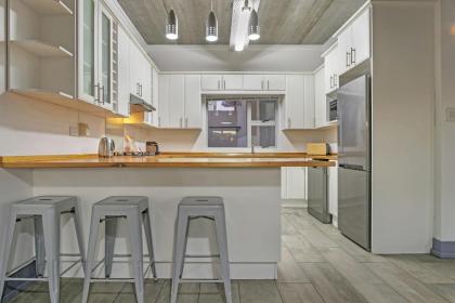 Big Bay Beach Club J32 by HostAgents - image 11