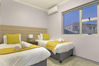 Big Bay Beach Club J32 by HostAgents - image 17