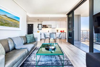 Always-Power Luxury Sky Retreat - image 12