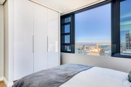 Always-Power Luxury Sky Retreat - image 22