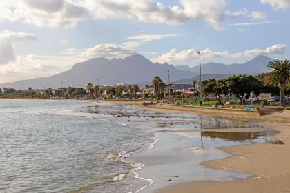 Van Riebeeck 12 by HostAgents - image 22