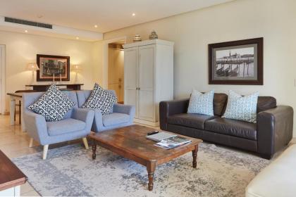 Spacious Apartment Waterfront Fast WIFI - image 23