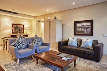Spacious Apartment Waterfront Fast WIFI - image 24