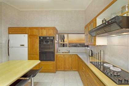 Zaria Sun Penthouse by HostAgents - image 10