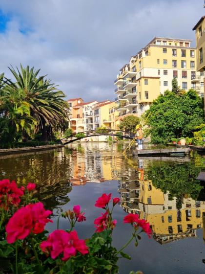 Island Club by Smart City Stays - image 22