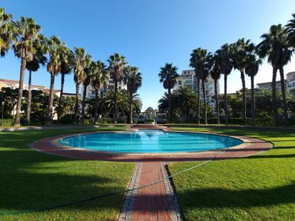 Island Club by Smart City Stays - image 24