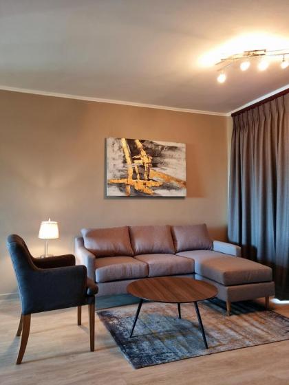 Island Club by Smart City Stays - image 27