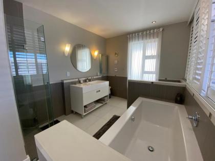 Ocean View Villa - image 23