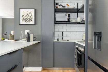 Point Break Luxury Apartments - image 27