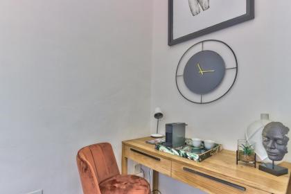 1 Bedroom Loft Apartment border of De Waterkant and Green Point. - image 24