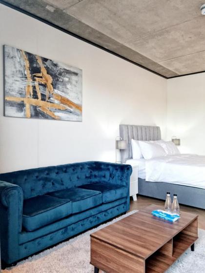 Bridgewater One by Smart City Stays - image 25