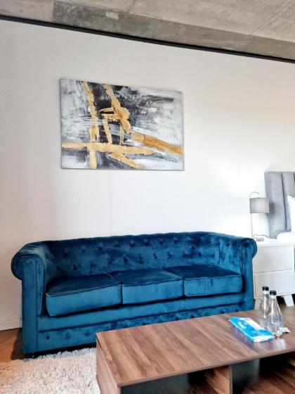 Bridgewater One by Smart City Stays - image 27