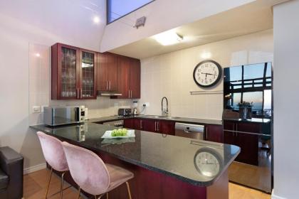 Seaside Village Penthouse F23 by HostAgents - image 12