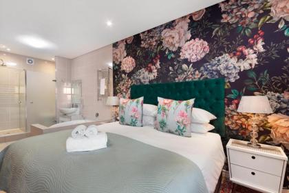 Seaside Village Penthouse F23 by HostAgents - image 18
