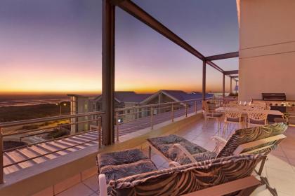 Seaside Village Penthouse F23 by HostAgents - image 5