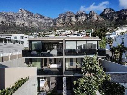 Villa Pietra - Camps Bay