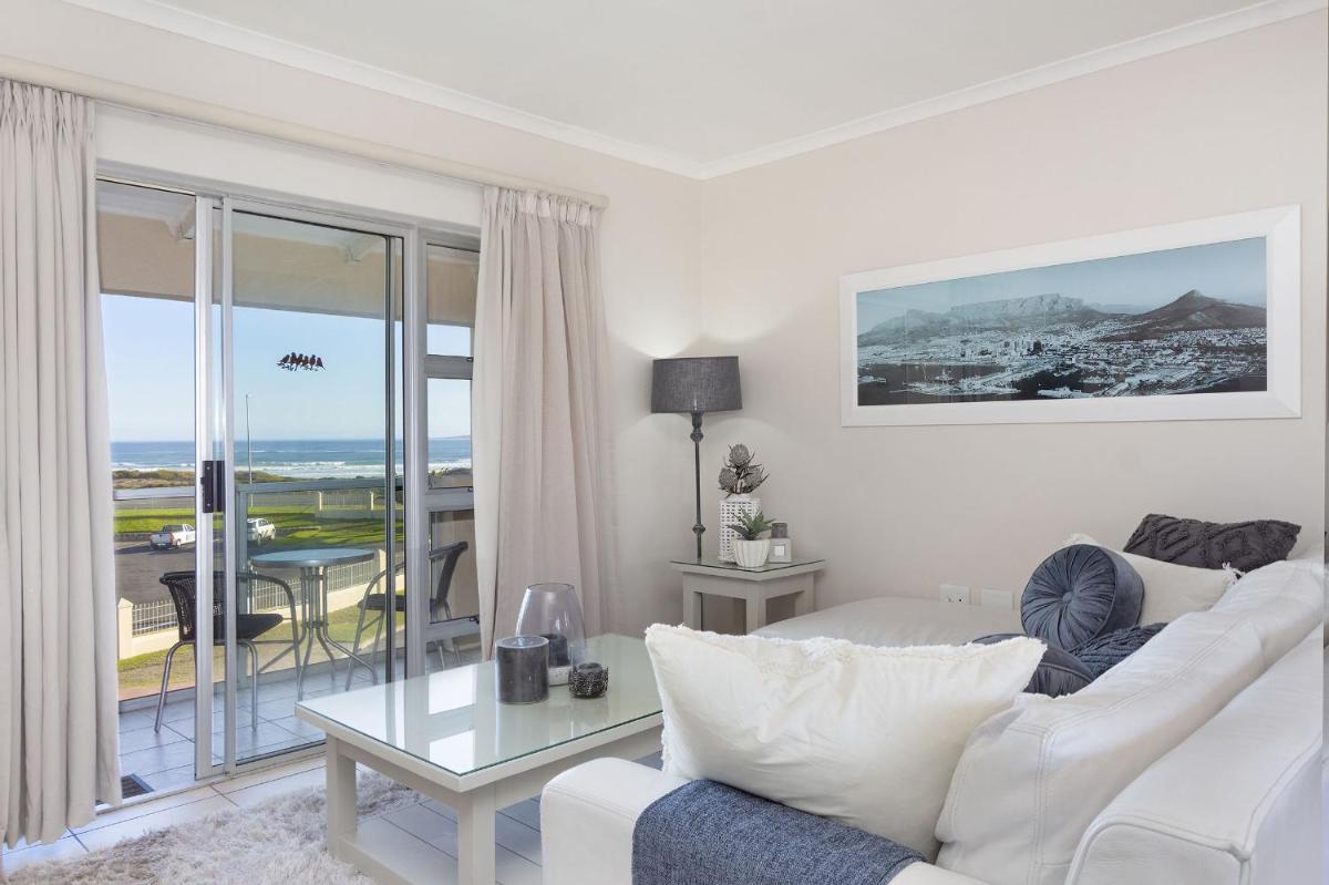Big Bay Beach Club 21 by HostAgents - main image