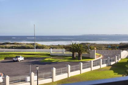 Big Bay Beach Club 21 by HostAgents - image 3