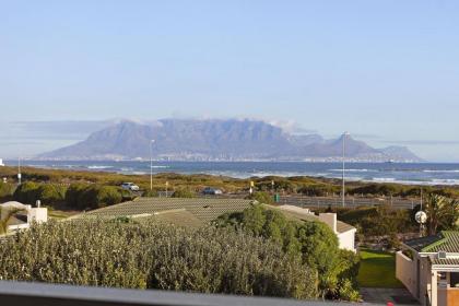 Big Bay Beach Club 21 by HostAgents - image 4
