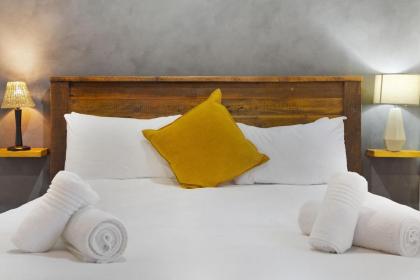 Stilt Seven by HostAgents - image 25