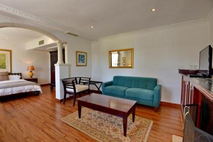 Stillness Manor & Spa - image 19