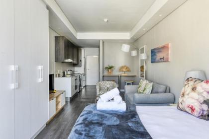 Backup-Power Mountain View Trendy Apartment - image 16