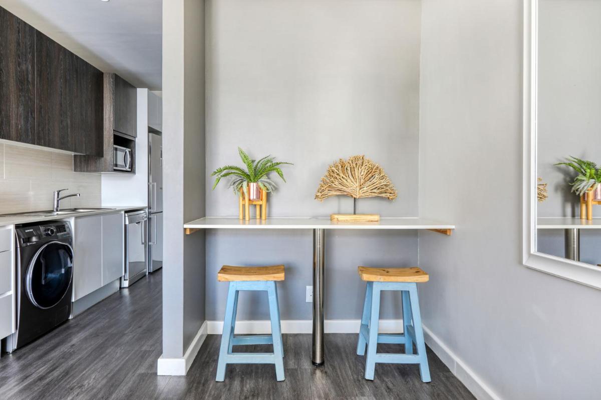 Backup-Power Mountain View Trendy Apartment - image 7