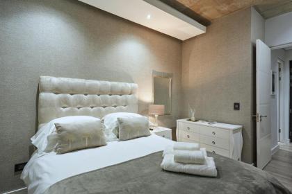 The Signature luxury apartment - image 13