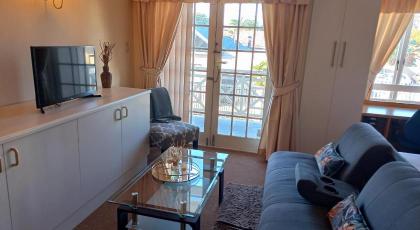 Cozy Strand Beach Getaway - Studio Apartment - image 22