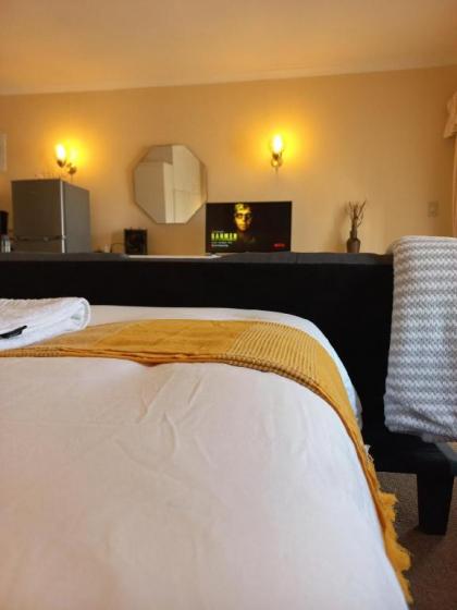 Cozy Strand Beach Getaway - Studio Apartment - image 25