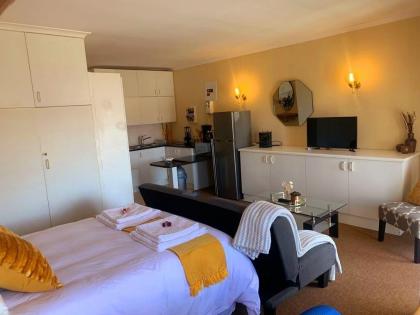 Cozy Strand Beach Getaway - Studio Apartment - image 26