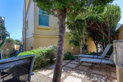 Backup-Powered Camps Bay Garden Apartment - image 27