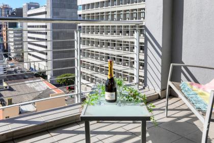 Backup-Powered Colourfull City Balcony Apartment - image 23