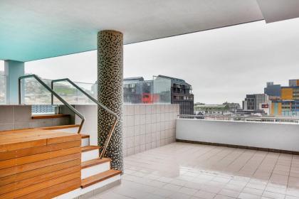 Backup-Powered Colourfull City Balcony Apartment - image 26