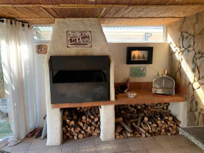 Large 5 Bedroom Villa close to blouberg beach - image 24