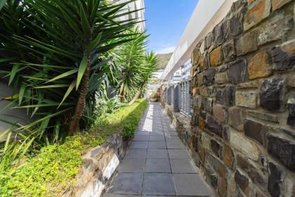 2 Bed Green Point Apartment - image 21