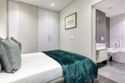 Backup-Powered Classic Luxury Apartment - image 23