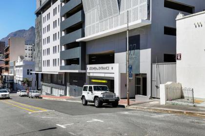Backup-Powered Classic Luxury Apartment - image 30