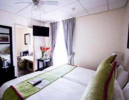 Cape Diamond Hotel - image 23