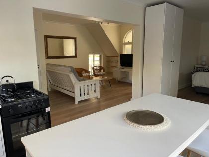 Silver Sunsets Self-Catering Apartments - image 24