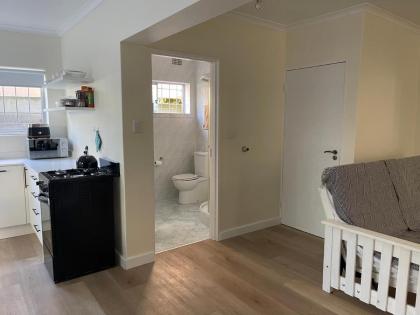 Silver Sunsets Self-Catering Apartments - image 25