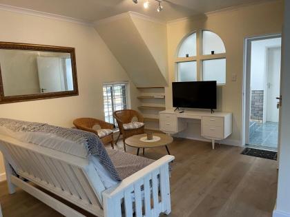 Silver Sunsets Self-Catering Apartments - image 26