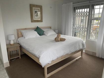 Silver Sunsets Self-Catering Apartments - image 30