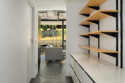 Contemporary 3-Bed at the Peak of Bo-Kaap  Pool - image 21