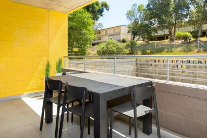 Contemporary 3-Bed at the Peak of Bo-Kaap  Pool - image 22