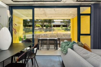Contemporary 3-Bed at the Peak of Bo-Kaap  Pool - image 28