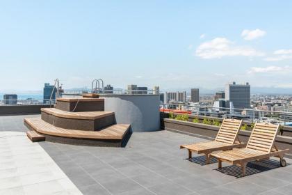 Vibrant Bo Kaap Apartment  Pool Deck with Views - image 22