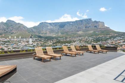 Vibrant Bo Kaap Apartment  Pool Deck with Views - image 24