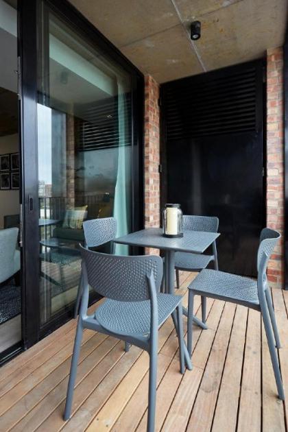 Luxe Signature Apartment  Wi-Fi  Balcony - image 21