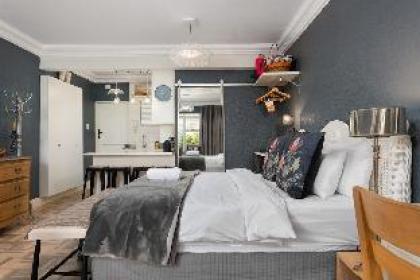 Mouille Point Studio with Breathtaking Views - image 11